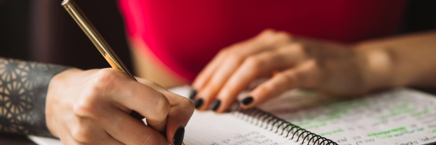 fiction-and-nonfiction-spanish-speakers-writing-x-4647e